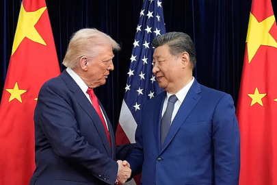 ABD ve Çin, Paris'te ticaret görüşmeleri yapıyor.