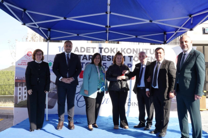 Orhangazi’de TOKİ 5. Etap Konutları Sahiplerine Teslim Edildi