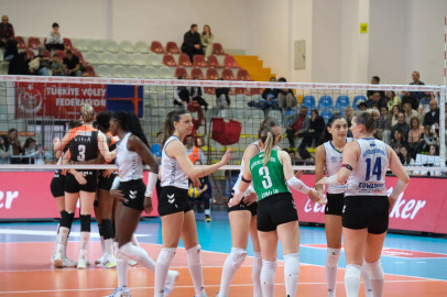 Nilüfer Belediyespor Eker, Eczacıbaşı Dynavit'i 3-1 Mağlup Etti
