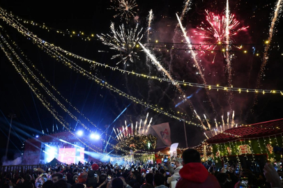 Mersinlilerden yeni yıla coşkulu ‘Merhaba’