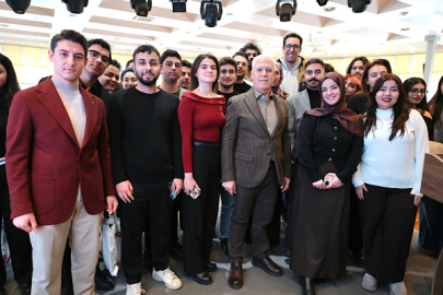 Bozbey, 'Başkan Gençlerle Kahvaltıda' programına katıldı