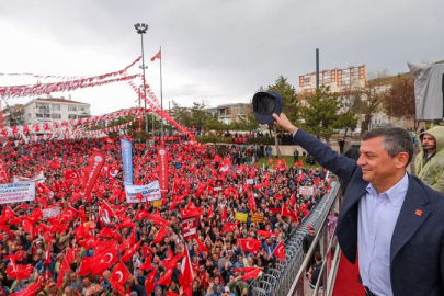 Özgür Özel: “Erdoğan, Trump’ın Venezuela darbesine tek kelime edemedi”