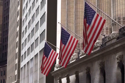 ABD borsaları, Fed’in faiz oranlarını sabit tutmasıyla karışık bir seyir izledi