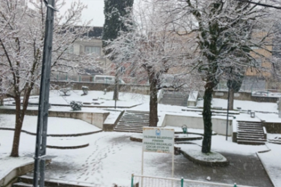 Bursa’da kente kar düştü