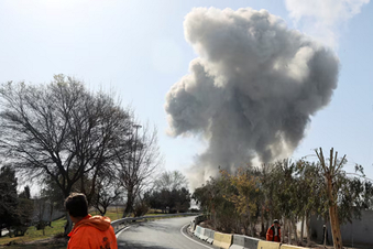 İsrail, Lübnan'ın başkentini bombalayarak Orta Doğu'daki çatışmayı genişletti.