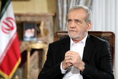 Pezeşkiyan:  Saldırıya uğrayan komşu ülkelerden özür diliyorum