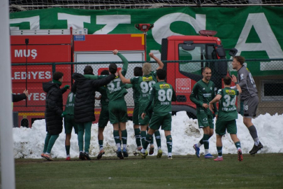 Bursaspor deplasmadan mutlu döndü. Muş Spor 0-1 Bursaspor