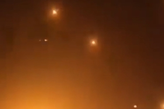 İran, yeni bir füze saldırısı başlattı ve Tel Aviv'i ateşe verdi.