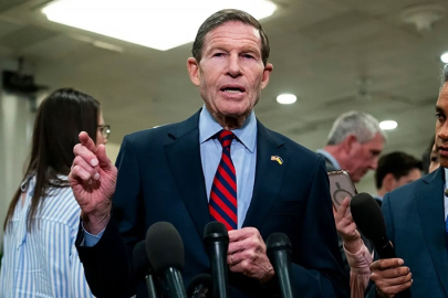 ABD'li Demokrat Senatör Richard Blumenthal: İran'da Amerikan askerlerini konuşlandırma yolunda ilerliyoruz