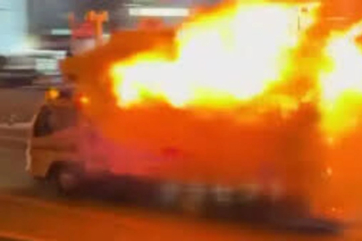 Japonya ’da yolda alev alan kamyoneti 70 yaşındaki sürücüsü kahramanca itfaiyeye sürdü