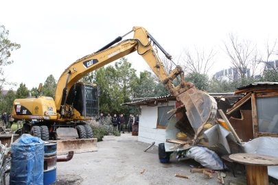 Nilüfer ’de kaçak barakalar yıkıldı