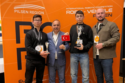 Bursa Erkek Lisesi öğrencileri Dünya 2.’si oldu