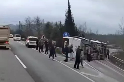 Orhangazi yolu üzeri işçi servisi devrildi