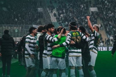 Şampiyonluğa bir adım daha atıldı Bursaspor 2-0 Gebzespor