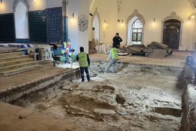 Restorasyon çalışmaları süren Bursa Muradiye (2. Murad) Camii 'nde 600 yıllık sır