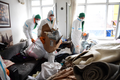 Osmangazi Belediyesi Kayıhan 'da çöp eve müdahale etti