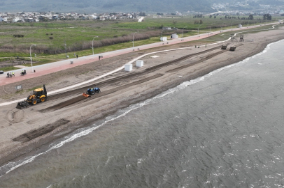 Plajlar Yaza Hazır Hale Getiriliyor
