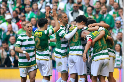 Bursaspor TFF 1. Lig’e yükseldi 5 gollü zafer