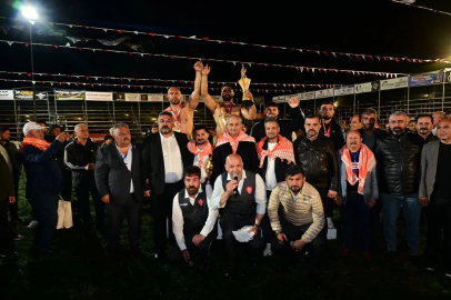 Balıkesirli güreşçi Enes Doğan Kepez’de tarih yazdı