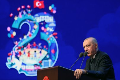Cumhurbaşkanı Erdoğan: "İnsanlık zincirinin ebediyet halkası olan siz çocuklarımız geleceğimizi şekillendireceksiniz"