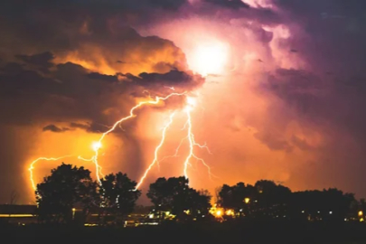 Bangladeş 'te yıldırım çarpması,14 kişi hayatını kaybetti.