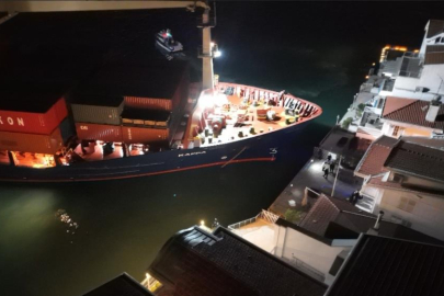 Sarıyer’de yalıya metreler kala karaya oturan konteyner gemisi yüzdürüldü