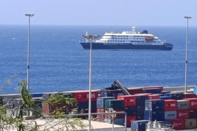Hantavirüs 'lü gemi kıyıya yanaşmaya hazırlanıyor