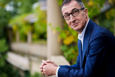 Almanya'da Cem Özdemir eyalet başbakanı oldu