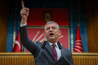 Özgür Özel 'den AK Parti'ye geçen Burcu Köksal'a 'tepki: CHP’nin kapısında yalvarma