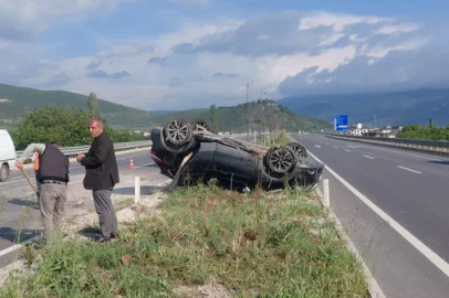 İznik 'te direksiyon hakimiyetini kaybeden sürücü takla attı