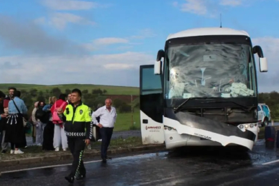 Yolcu otobü kaza yaptı: 16 yaralı