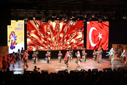 Bursa’da Kültür Rüzgârı: Uluslararası Altın Karagöz Halk Dansları Festivali Büyük İlgi Görüyor
