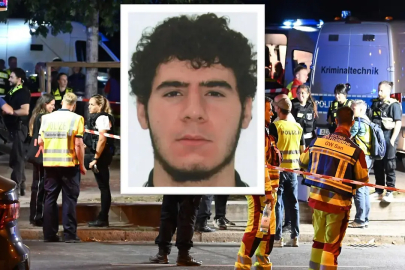 Berlin'de LGBT Onur Yürüyüşünde Araç Kalabalığa Daldı, 1 Ölü 16 Yaralı