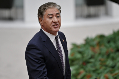 YENİ Parti ile Mehmet Uçum Arasında “Siyasi Magazin” Polemiği: Murat Emir’den Sert Yanıt
