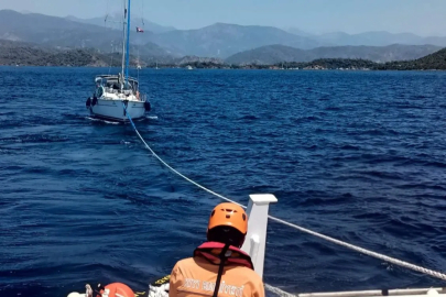 Muğla Dalaman açıklarında arıza nedeniyle sürüklenen tekne kurtarıldı