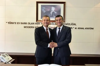 Denizli’de Büyükşehir Belediye Başkanı Çavuşoğlu ve 14 İlçe Belediye Başkanı Yeni Parti’ye Katıldı