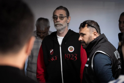 Etimesgut Belediyesi'ne rüşvet ve yolsuzluk operasyonu: Belediye Başkanı Erdal Beşikçioğlu gözaltında