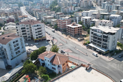 Bursa Büyükşehir Belediyesi, Kestel ilçesinin ana ulaşım akslarından biri olan Eğitim Caddesi’nde yürüttüğü asfalt kaplama çalışmalarını tamamladı.