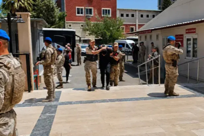 Jandarma Kılığına Girip 13 Kilogram Altın ve 2 Milyon TL Gasp Eden Şüpheliler Yakalandı: 8 Tutuklama