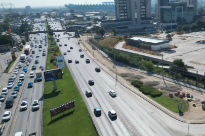 Bursa Büyükşehir Belediyesi, Nilüfer ilçesi Liman Caddesi’nde yağmur suyu ve kanalizasyon hattı çalışmalarını nihayete erdirerek parke ve asfalt kaplama sürecine başladı.