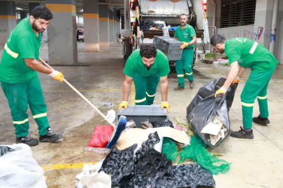 Osmangazi Belediyesi, vatandaşların pazar alışverişlerini temiz, hijyenik ve sağlıklı bir ortamda yapabilmeleri için pazarlardan aylık 600 ton atık topluyor