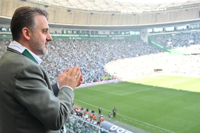 Bursa Büyükşehir Belediye Başkan Vekili Şahin Biba, Bursaspor’un yeni sezonu öncesinde yeşil-beyazlı ekibe başarı diledi.