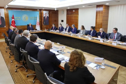 Ticaret Bakanı Ömer Bolat: Türkiye’nin hizmet ihracatı 122,6 milyar dolarla rekor kırdı