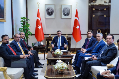 Cevdet Yılmaz, IIrak Federal Yolsuzlukla Mücadele Komisyonu Başkanı Muhammed Ali Lami ile Cumhurbaşkanlığı Külliyesi’nde bir araya geldi.