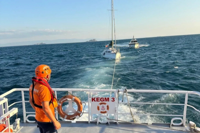 İstanbul Moda açıklarında sürüklenen 8 metre boyundaki başıboş tekne kurtarıldı