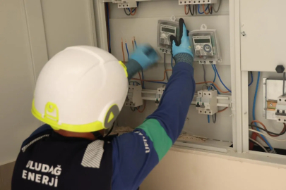 UEDAŞ, elektrik şebekesini Akıllı Sayaç Sistemleri (MASS) hayata geçiriyor.