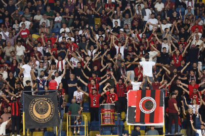 Gençlerbirliği, maç sırasında bir çocuğun üzerindeki Fenerbahçe formasının çıkarılmaya çalışıldığı görüntülere tepki gösterdi.