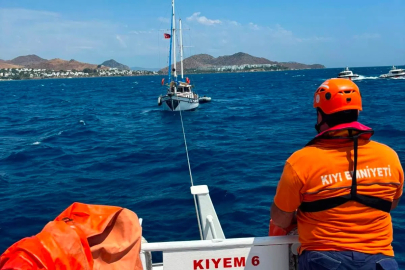 Bodrum ilçesi Akyarlar Hüseyin Burnu açıklarında arızalanan teknedeki 10 kişi kurtarıldı