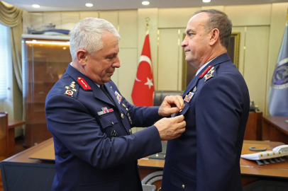 Hava Kuvvetleri Komutanlığı'nda devir teslim töreniyle görev değişimi