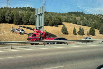 Samanlı Otoban Bağlantısı'nda direksiyon hakimiyetini kaybeden otomobil tarlaya uçtu